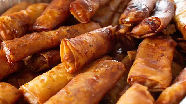 Filipino food lumpia