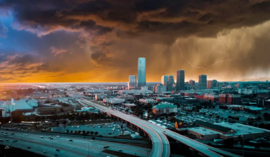 oklahoma city skyline with thunderstorm in the sky